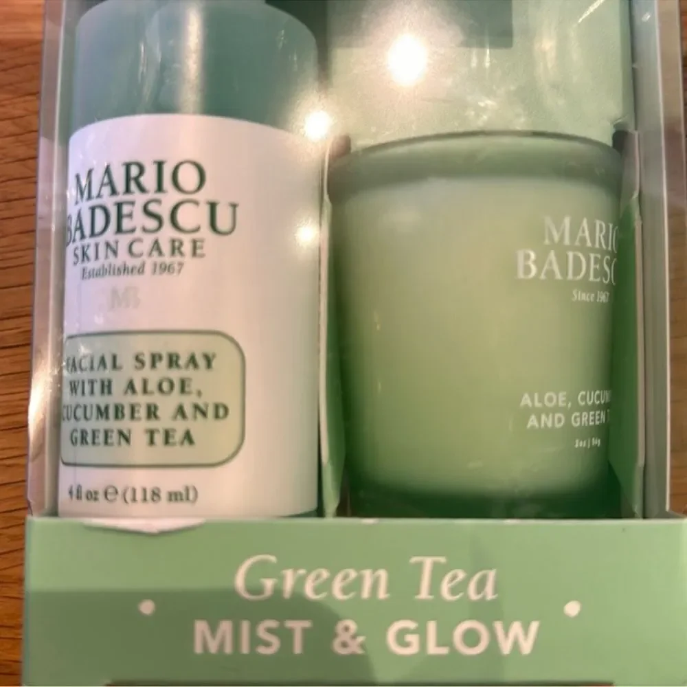 MARIO BADESCU Green Tea 4oz Facial Spray & 2oz Aloe Candle Gift Set